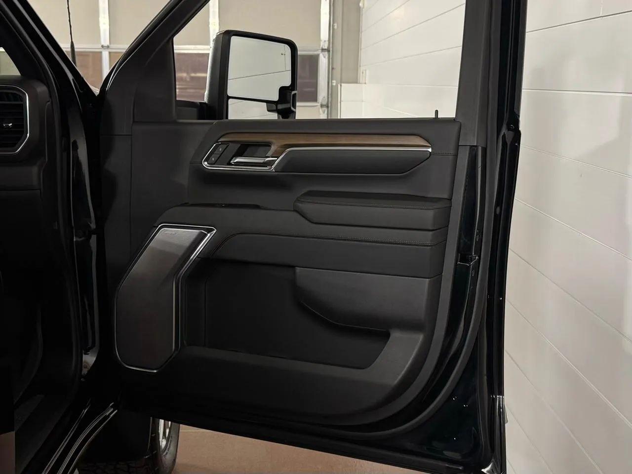 Chevrolet Silverado 2500HD  2024