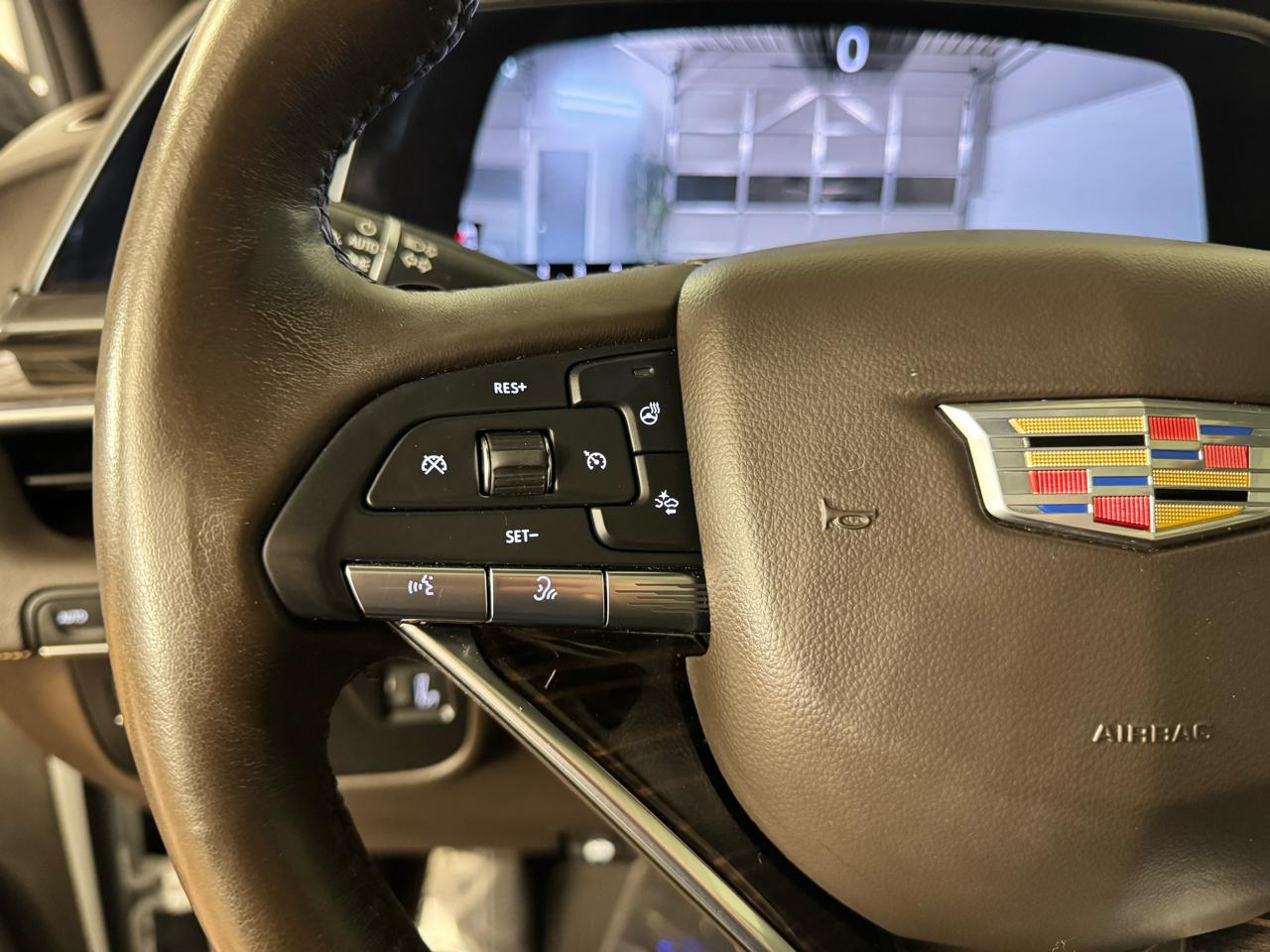 Cadillac Escalade ESV Premium Luxury 4WD 2022