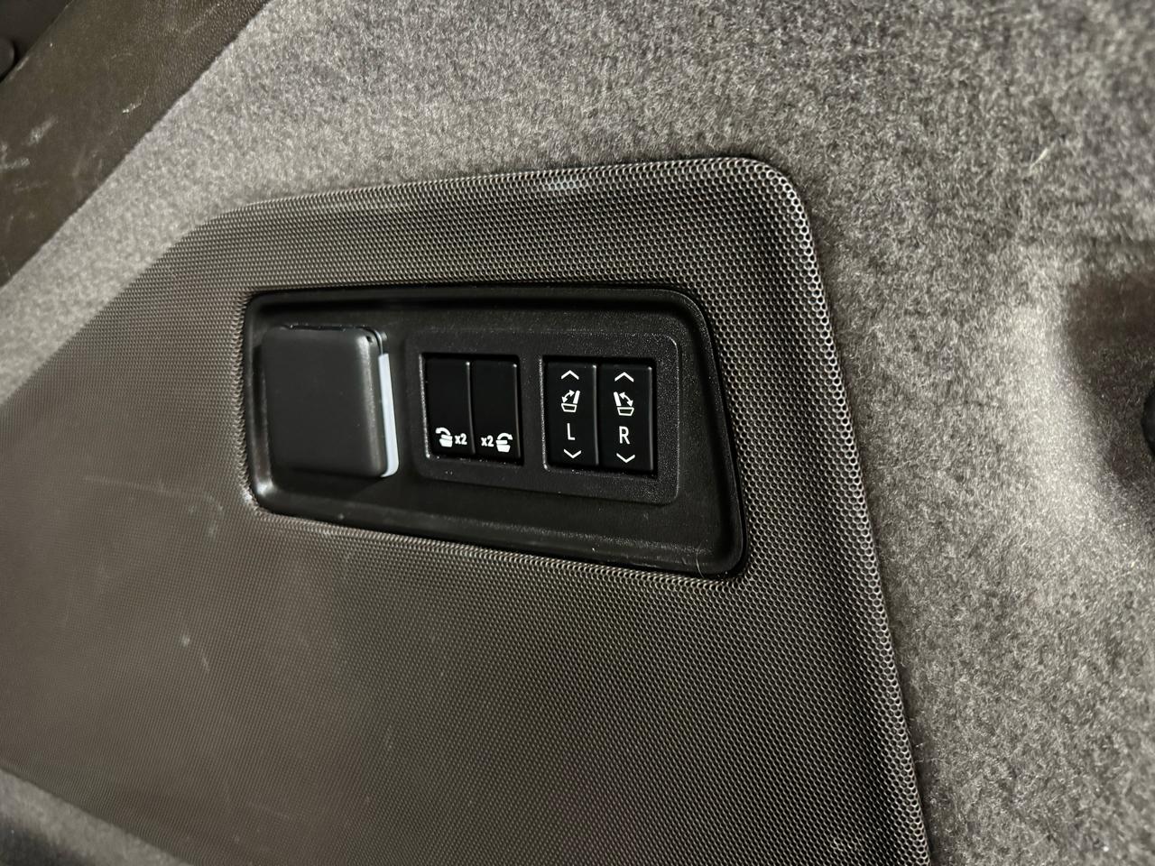 Cadillac Escalade ESV Premium Luxury 4WD 2022