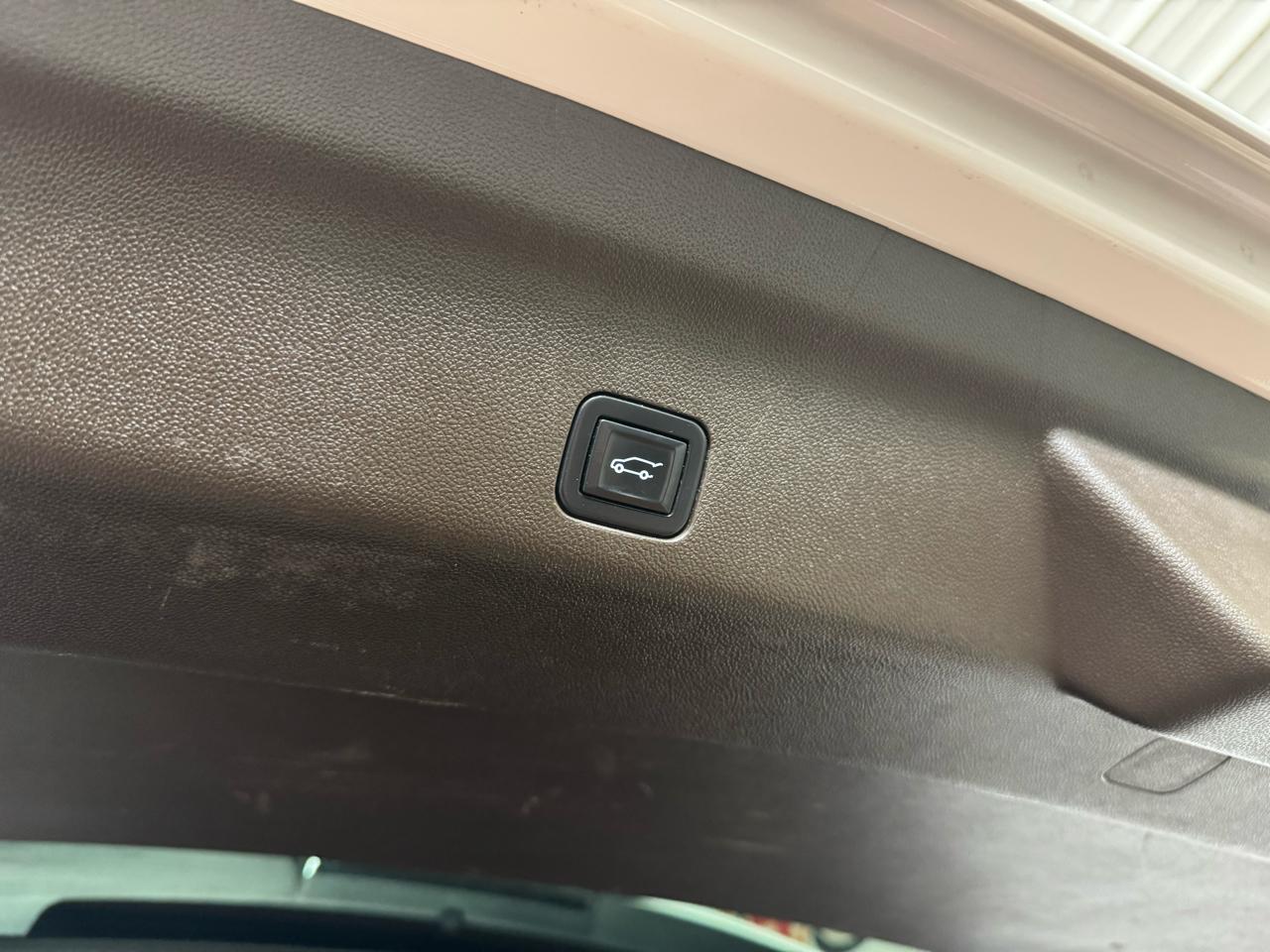 Cadillac Escalade ESV Premium Luxury 4WD 2022