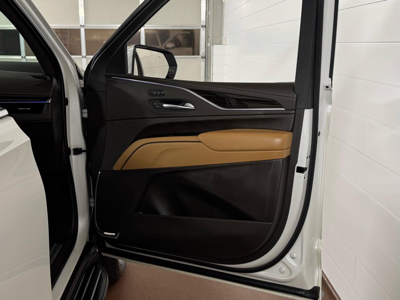 Cadillac Escalade ESV Premium Luxury 4WD 2022