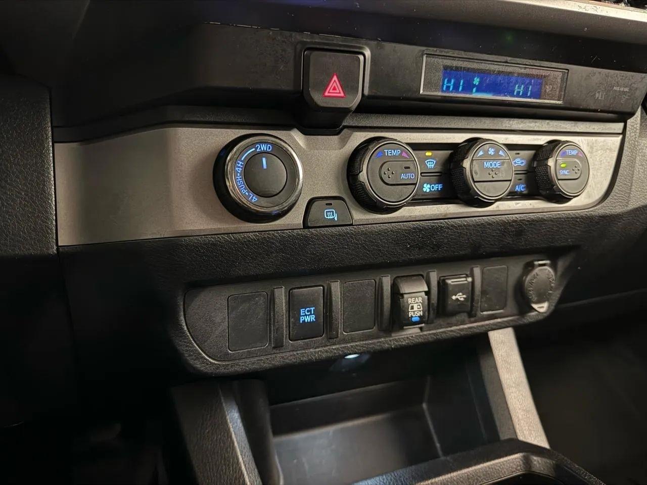 Toyota Tacoma SR5 Double Cab 4X4 V6 2022
