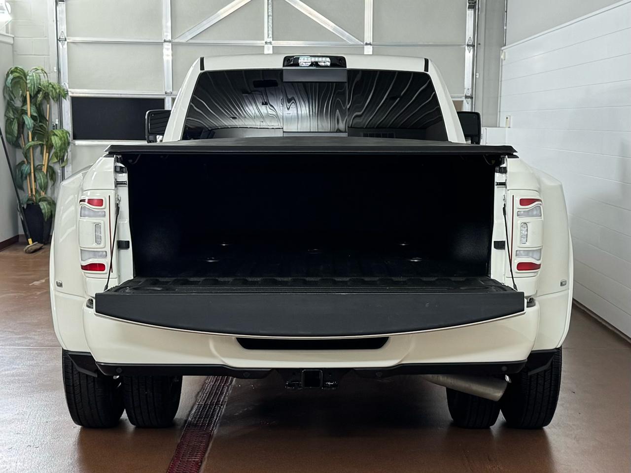 RAM 3500 Limited Longhorn 4x4 Mega Cab 6'4" Box 2024