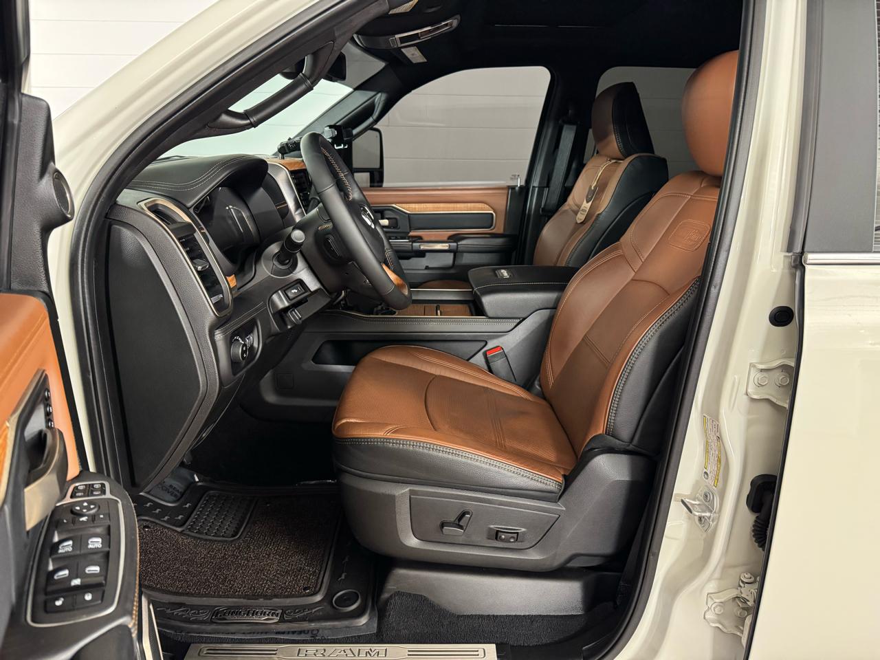 RAM 3500 Limited Longhorn 4x4 Mega Cab 6'4" Box 2024