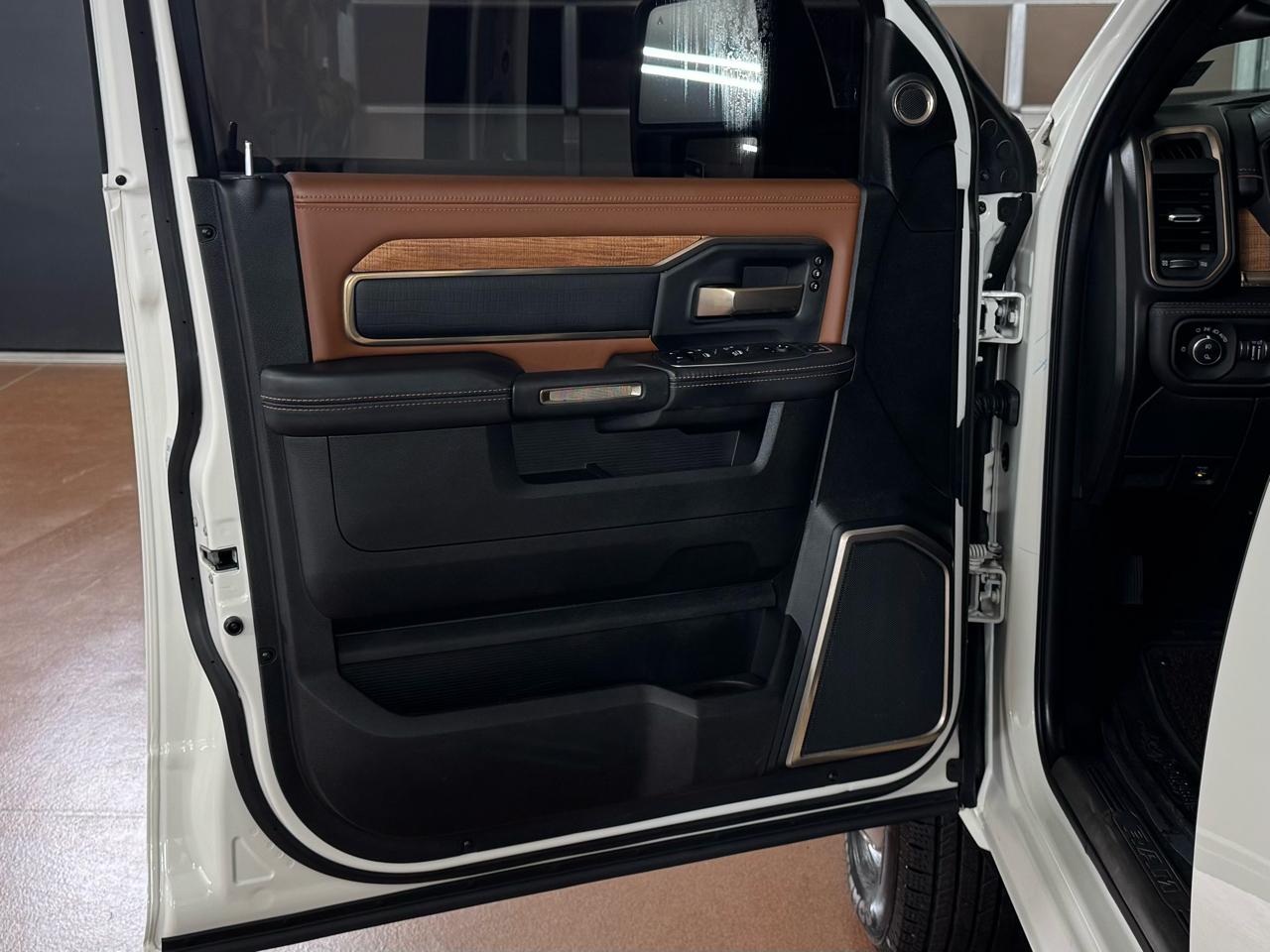 RAM 3500 Limited Longhorn 4x4 Mega Cab 6'4" Box 2024