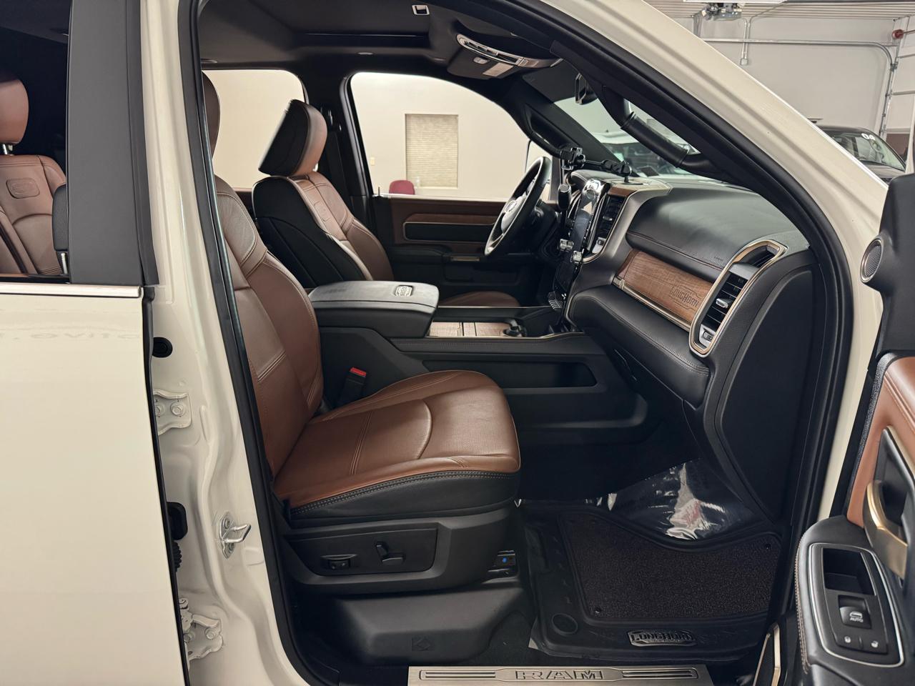 RAM 3500 Limited Longhorn 4x4 Mega Cab 6'4" Box 2024