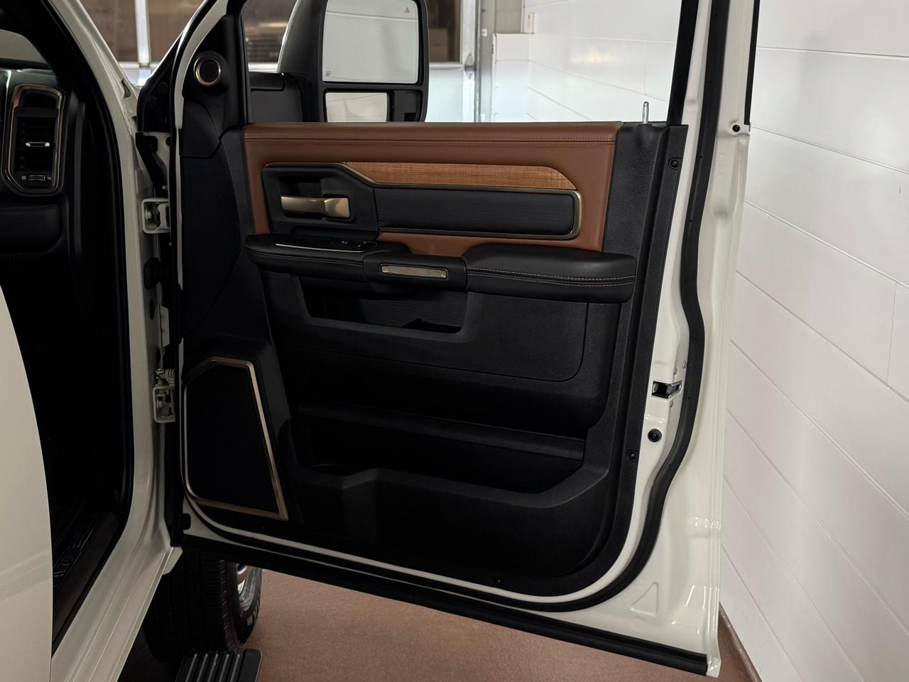 RAM 3500 Limited Longhorn 4x4 Mega Cab 6'4" Box 2024