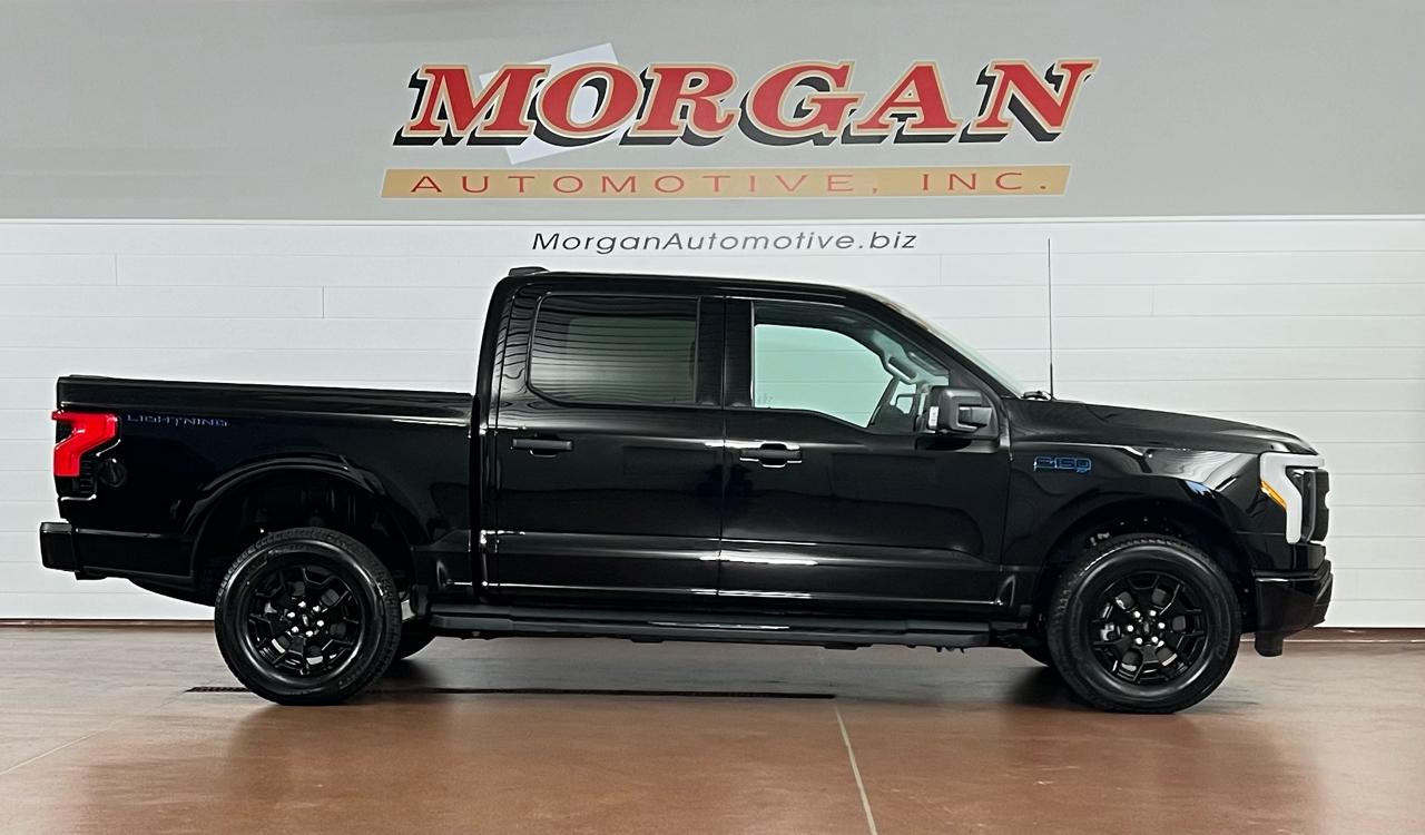 Ford F-150 Lightning  2025