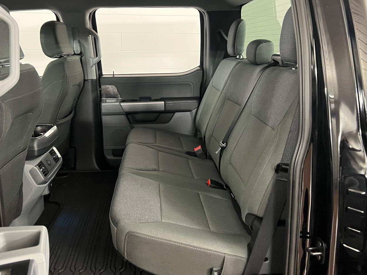 Ford F-150 Lightning  2025