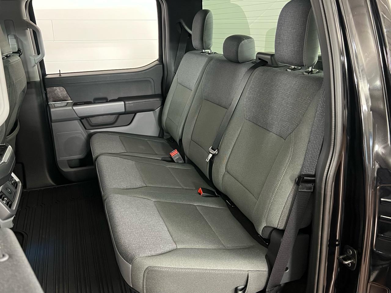 Ford F-150 Lightning  2025