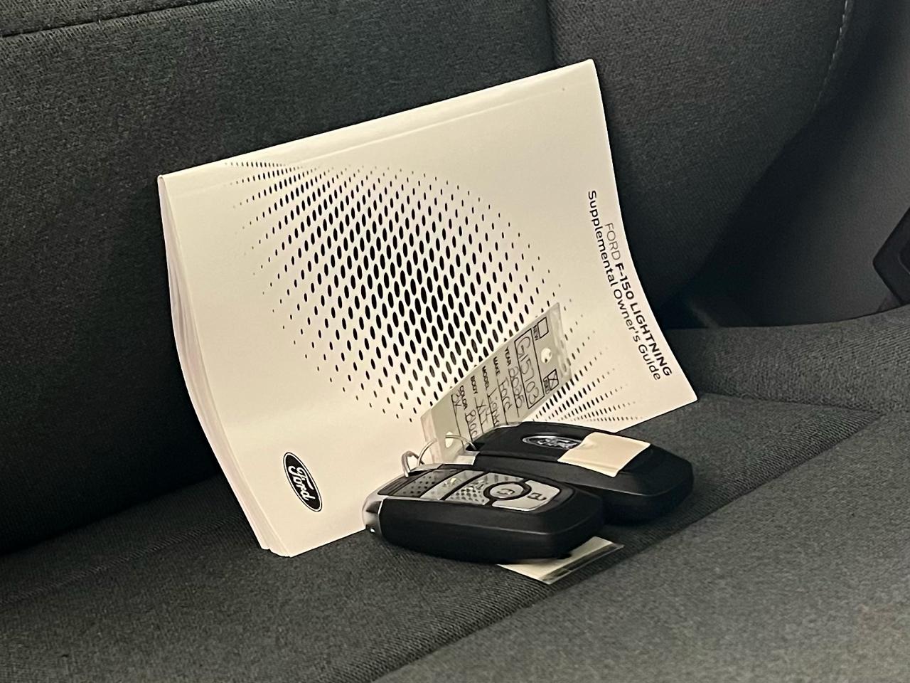 Ford F-150 Lightning  2025