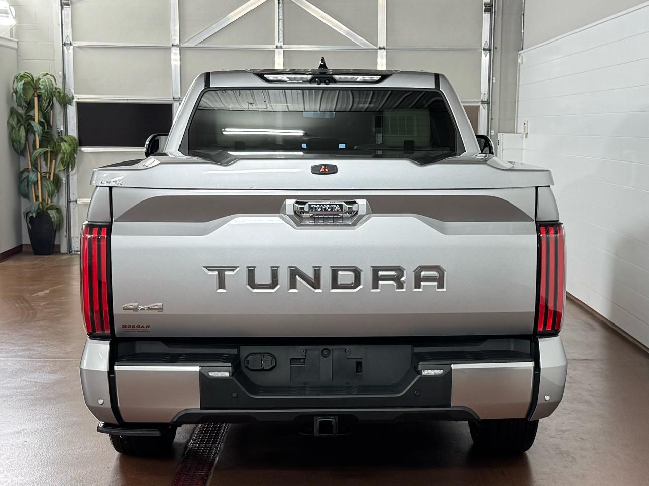 Toyota Tundra Capstone CrewMax 4WD Hybrid 2023