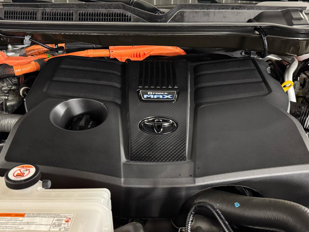 Toyota Tundra Capstone CrewMax 4WD Hybrid 2023