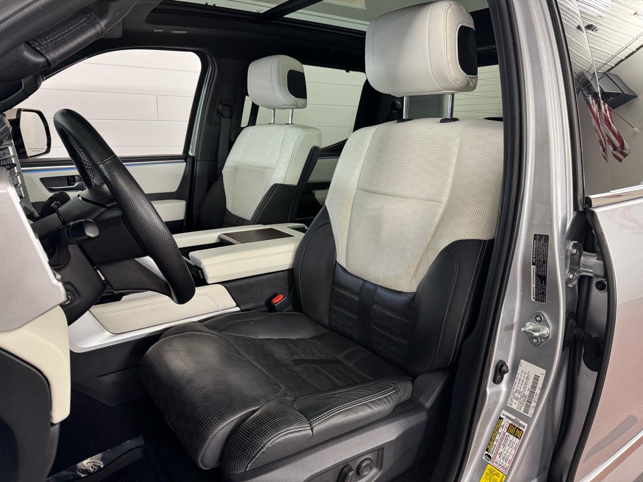 Toyota Tundra Capstone CrewMax 4WD Hybrid 2023