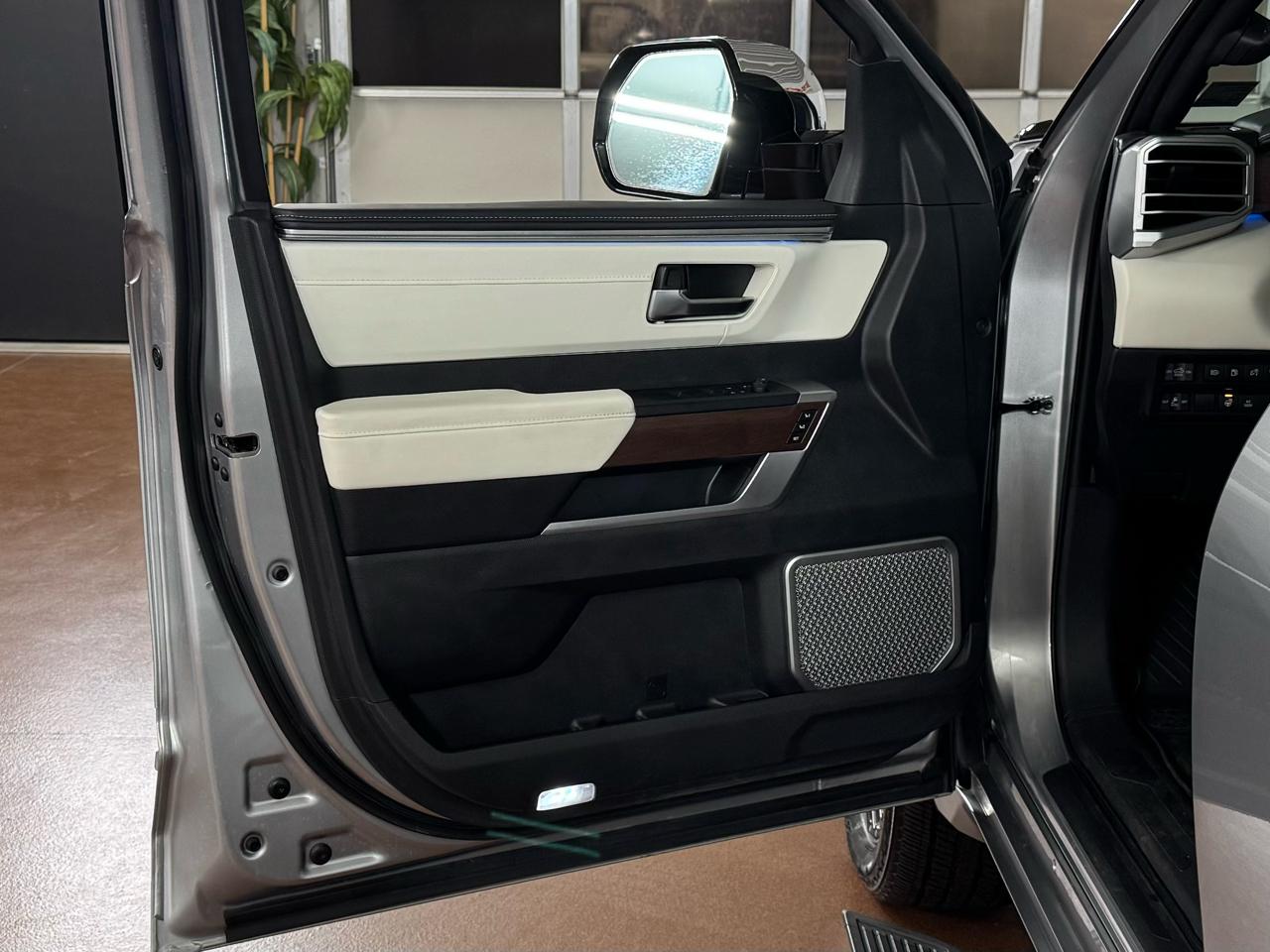 Toyota Tundra Capstone CrewMax 4WD Hybrid 2023