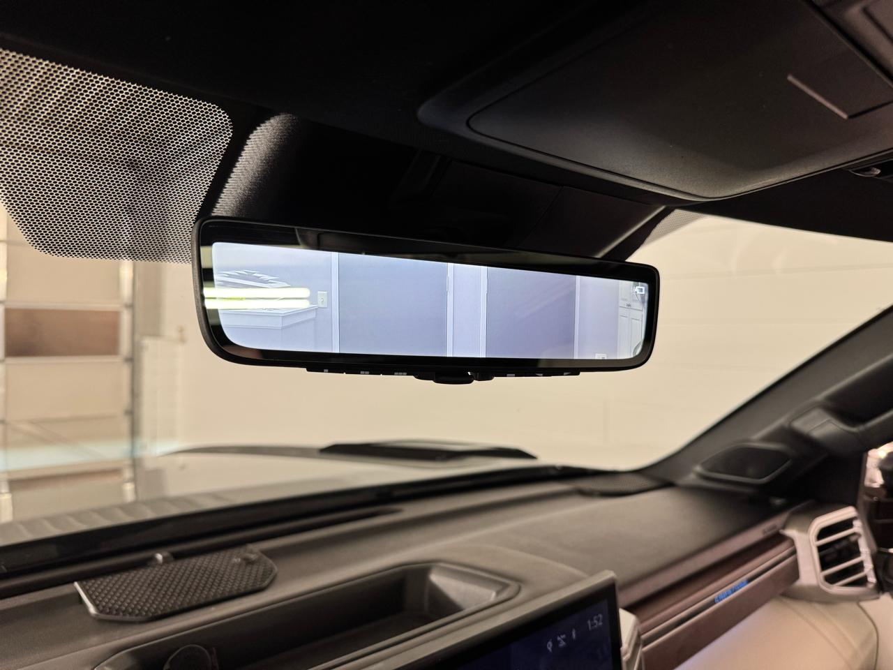 Toyota Tundra Capstone CrewMax 4WD Hybrid 2023