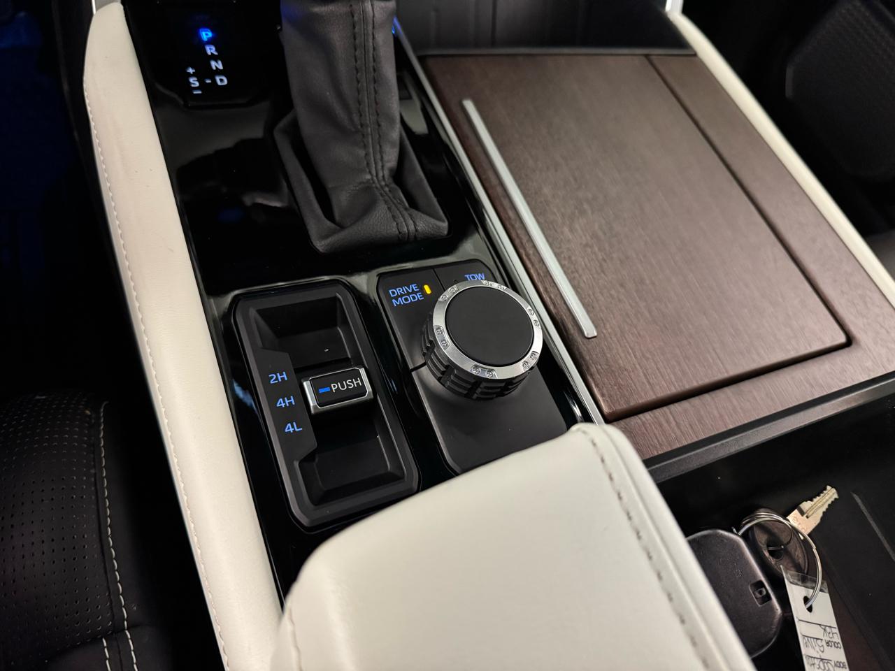 Toyota Tundra Capstone CrewMax 4WD Hybrid 2023