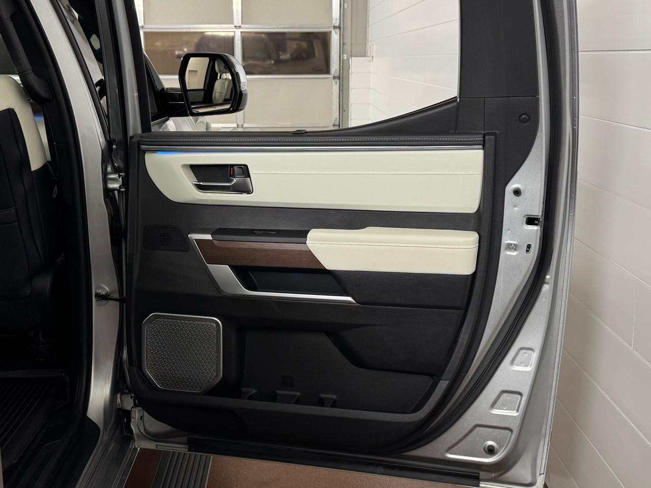 Toyota Tundra Capstone CrewMax 4WD Hybrid 2023