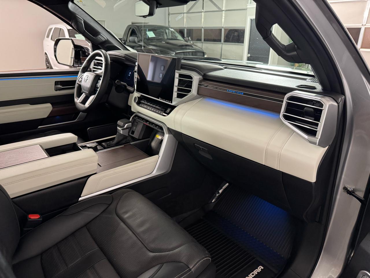 Toyota Tundra Capstone CrewMax 4WD Hybrid 2023
