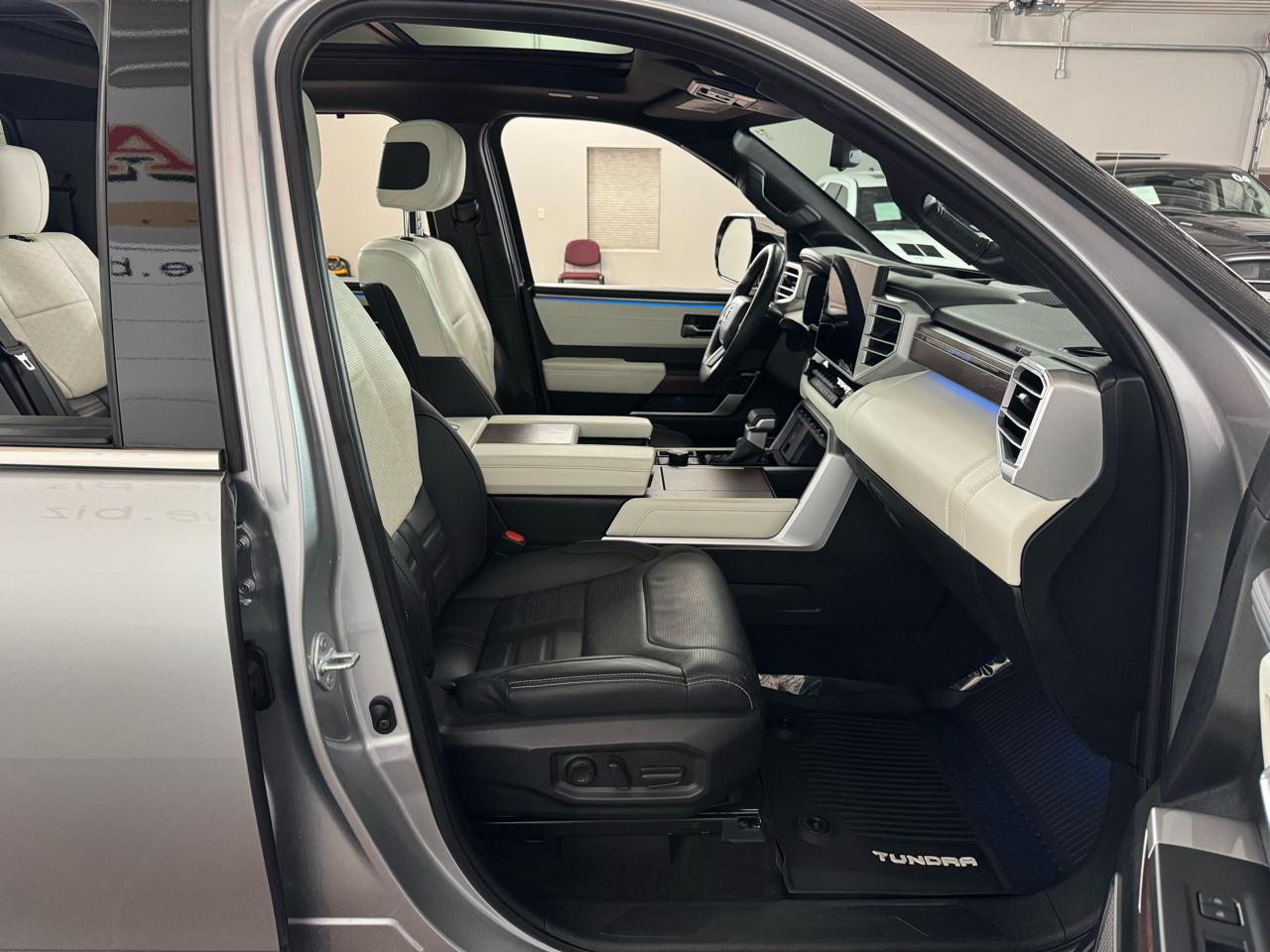 Toyota Tundra Capstone CrewMax 4WD Hybrid 2023