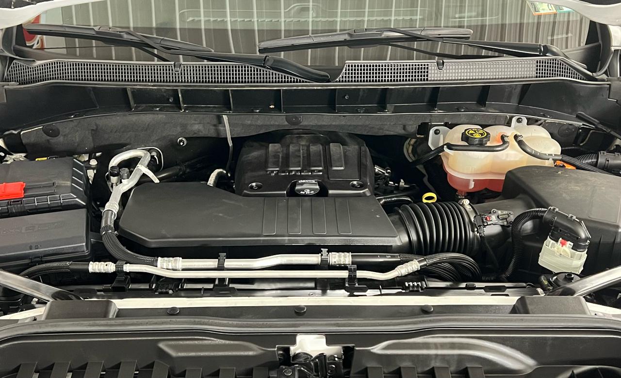 Chevrolet Silverado 1500 Custom Crew Cab 4WD 2023