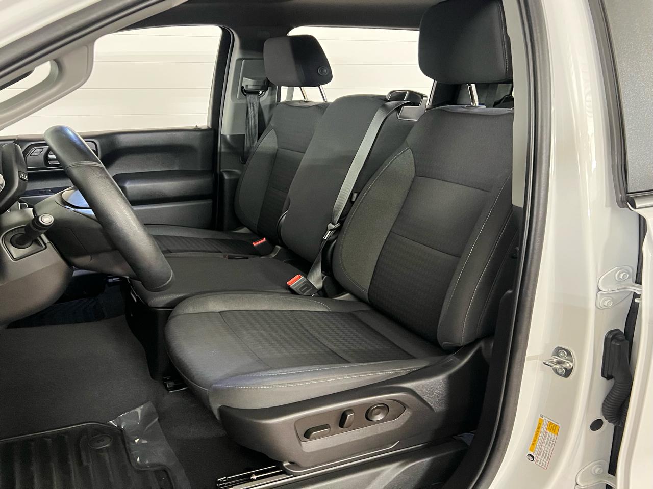 Chevrolet Silverado 1500 Custom Crew Cab 4WD 2023