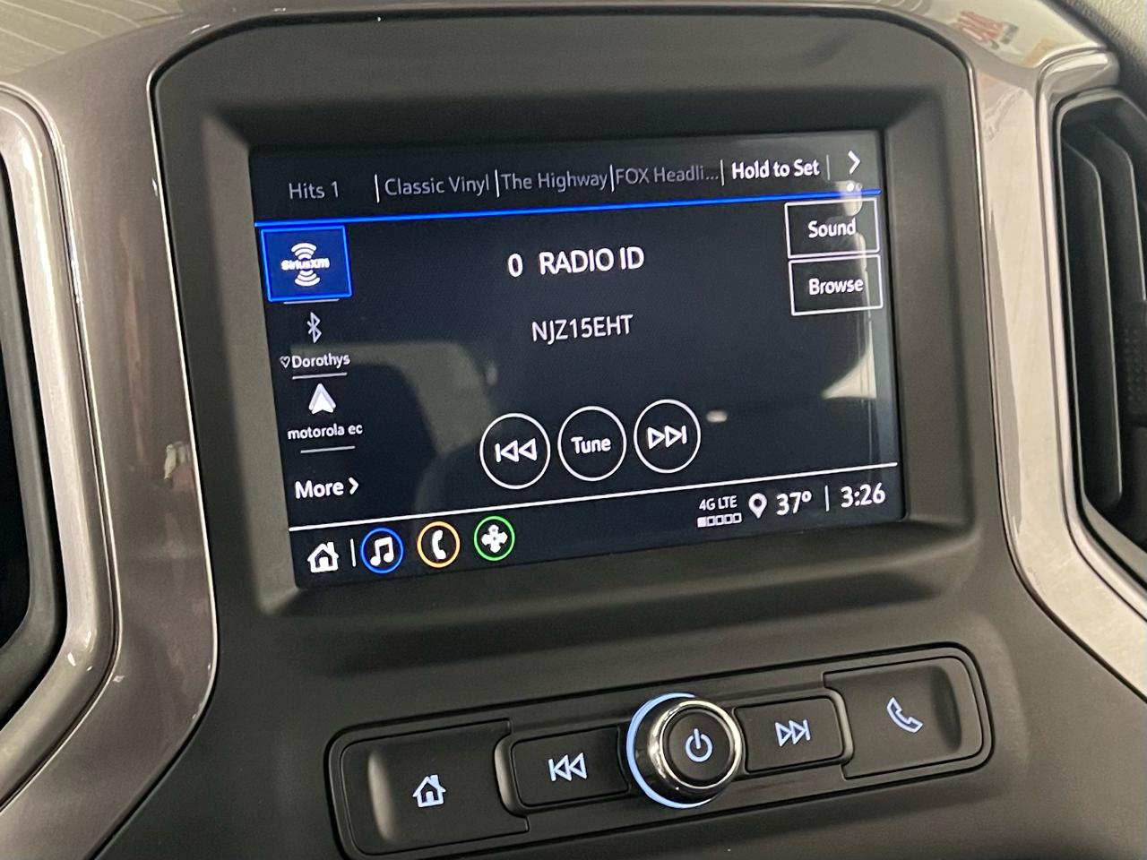 Chevrolet Silverado 1500 Custom Crew Cab 4WD 2023