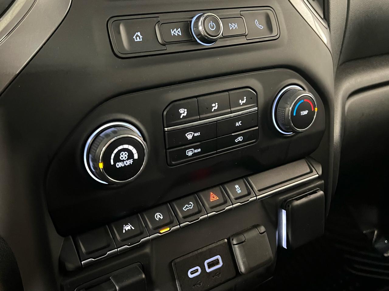 Chevrolet Silverado 1500 Custom Crew Cab 4WD 2023