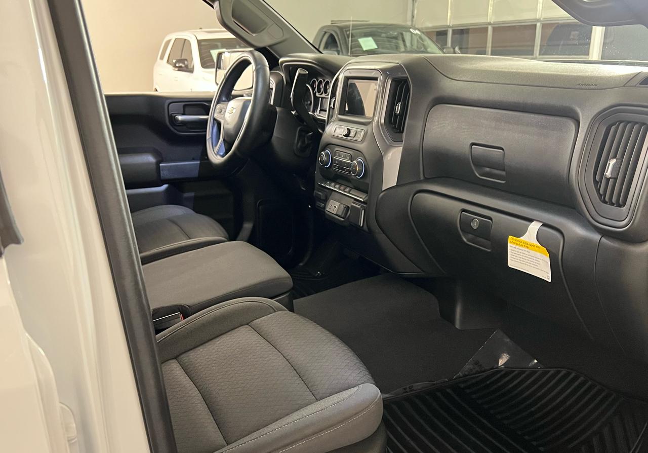 Chevrolet Silverado 1500 Custom Crew Cab 4WD 2023