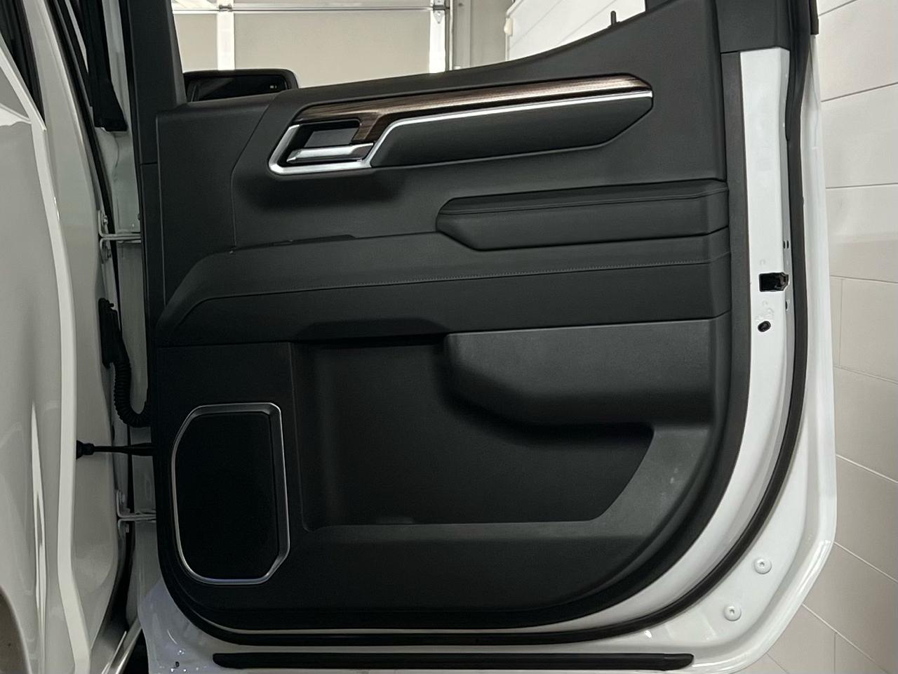 Chevrolet Silverado 1500 RST Crew Cab 4WD 2023