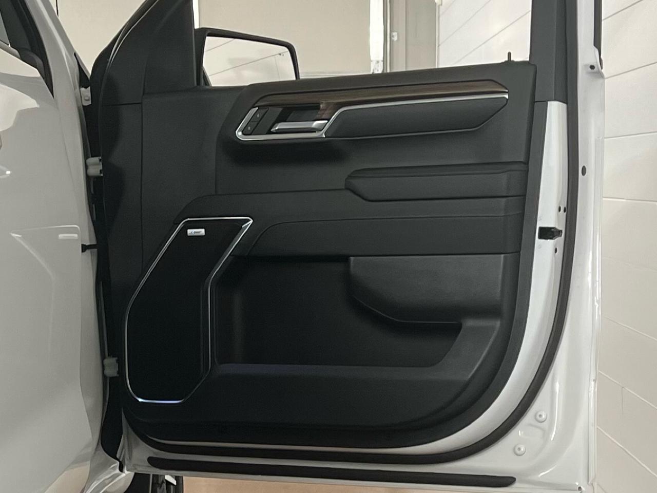 Chevrolet Silverado 1500 RST Crew Cab 4WD 2023