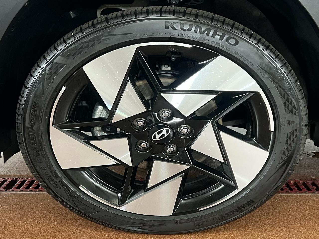 Hyundai Kona Limited AWD 2024