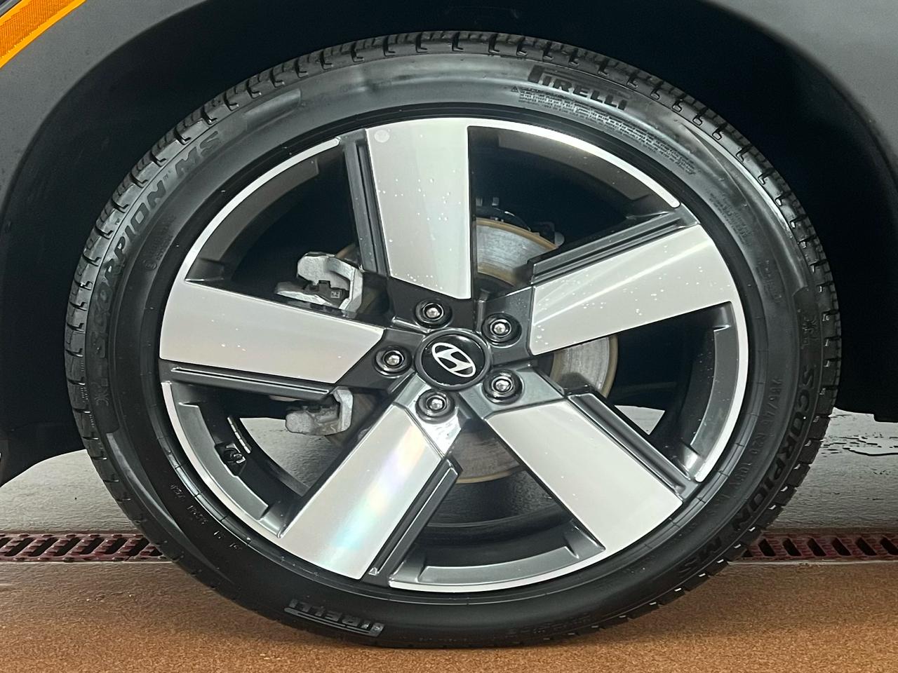 Hyundai Santa Fe Limited AWD 2024