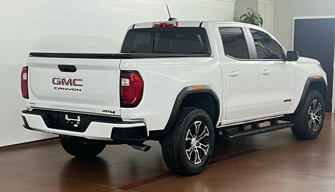 GMC Canyon AT4 Crew Cab 4WD 2024