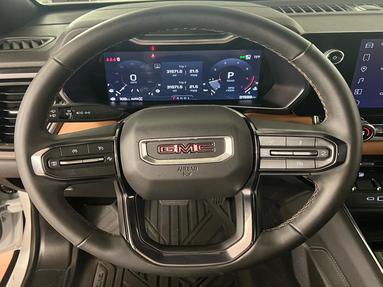 GMC Canyon AT4 Crew Cab 4WD 2024