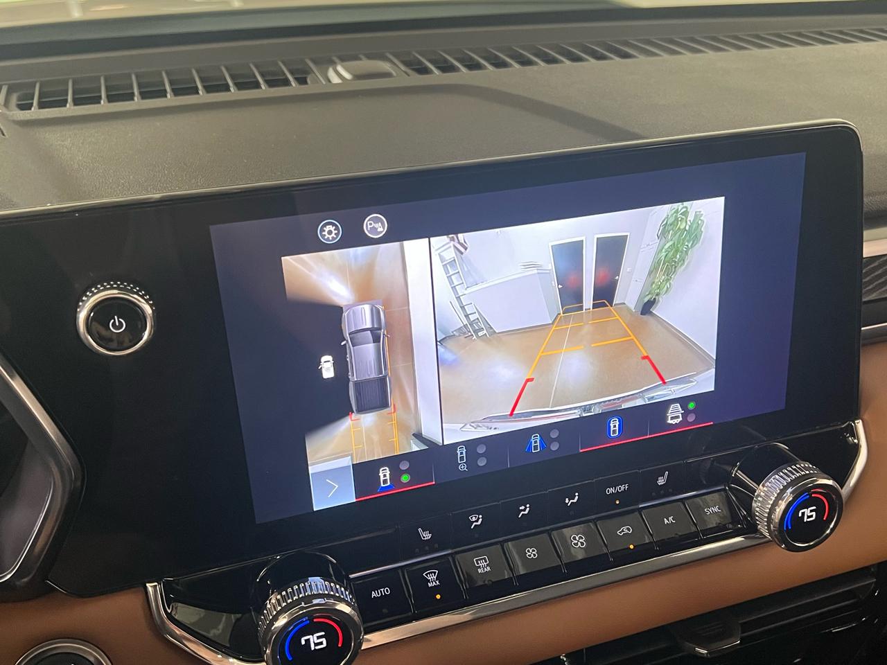 GMC Canyon AT4 Crew Cab 4WD 2024