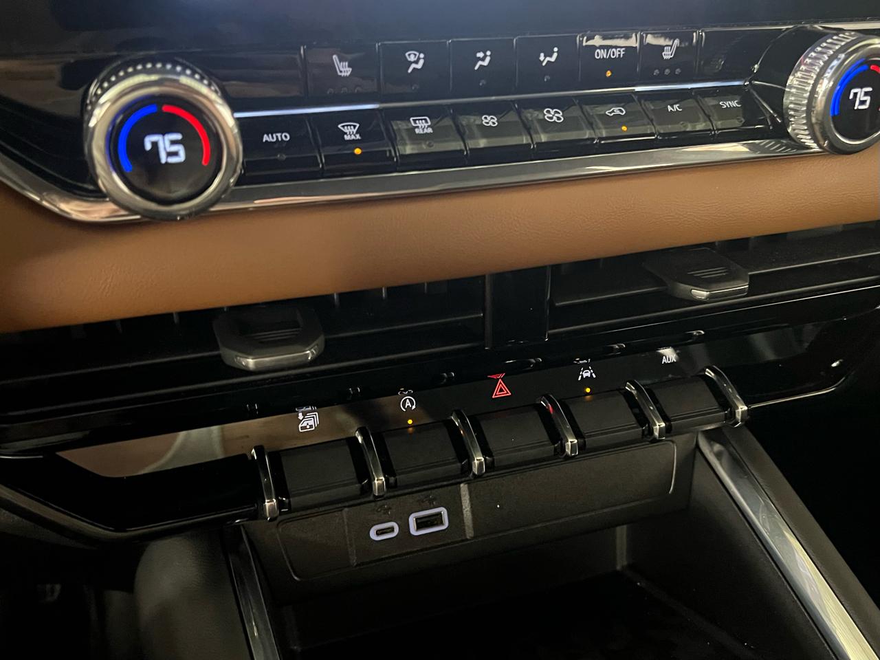 GMC Canyon AT4 Crew Cab 4WD 2024