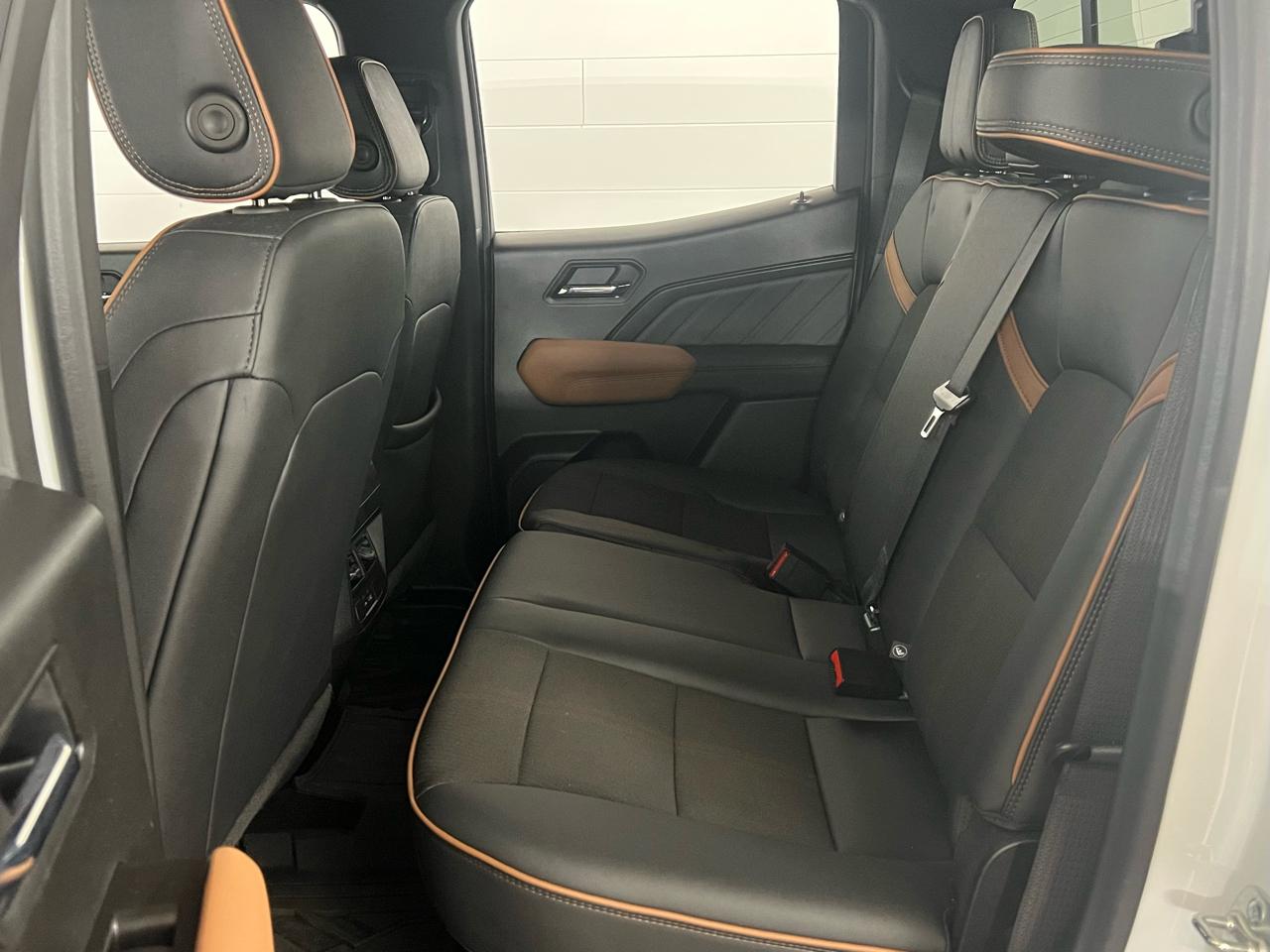 GMC Canyon AT4 Crew Cab 4WD 2024