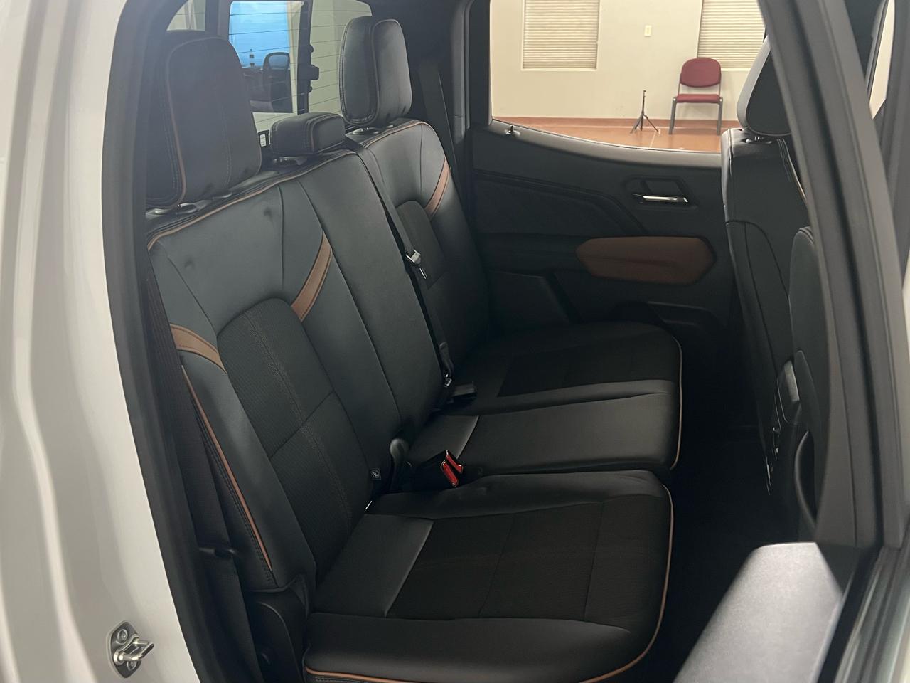 GMC Canyon AT4 Crew Cab 4WD 2024