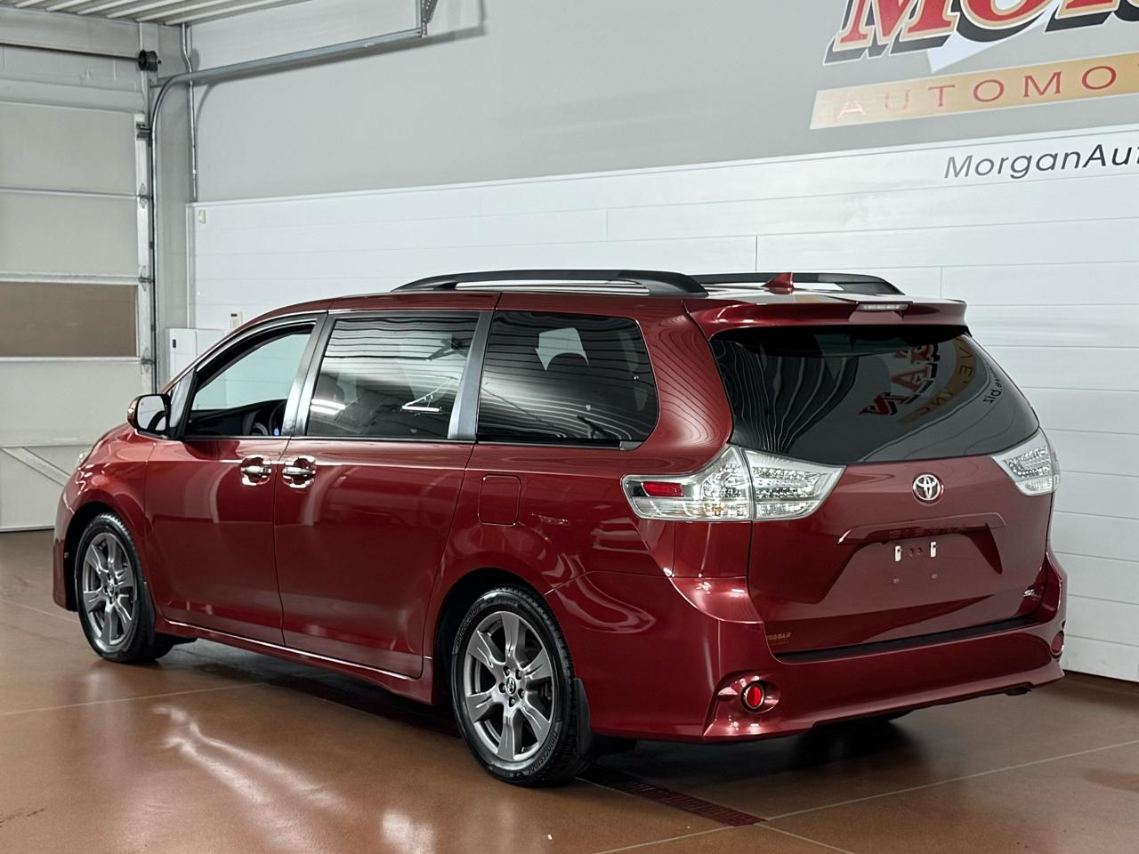 Toyota Sienna  2018