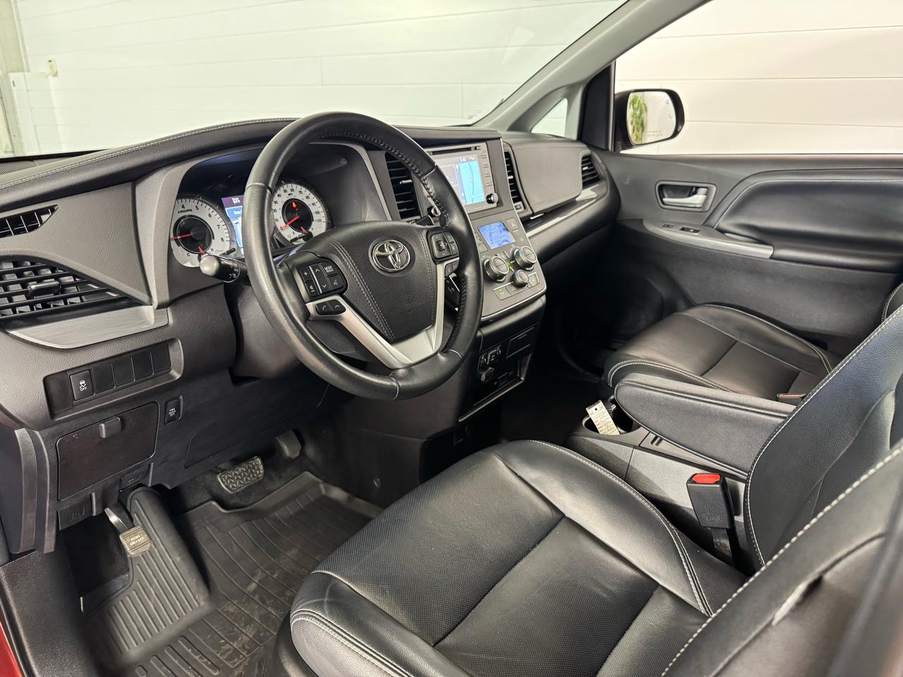 Toyota Sienna  2018