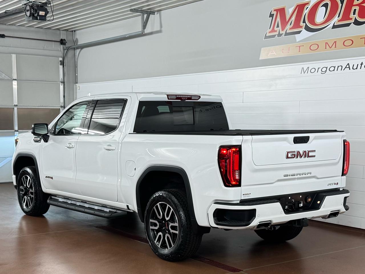 GMC Sierra 1500 AT4 Crew Cab 4WD 2024