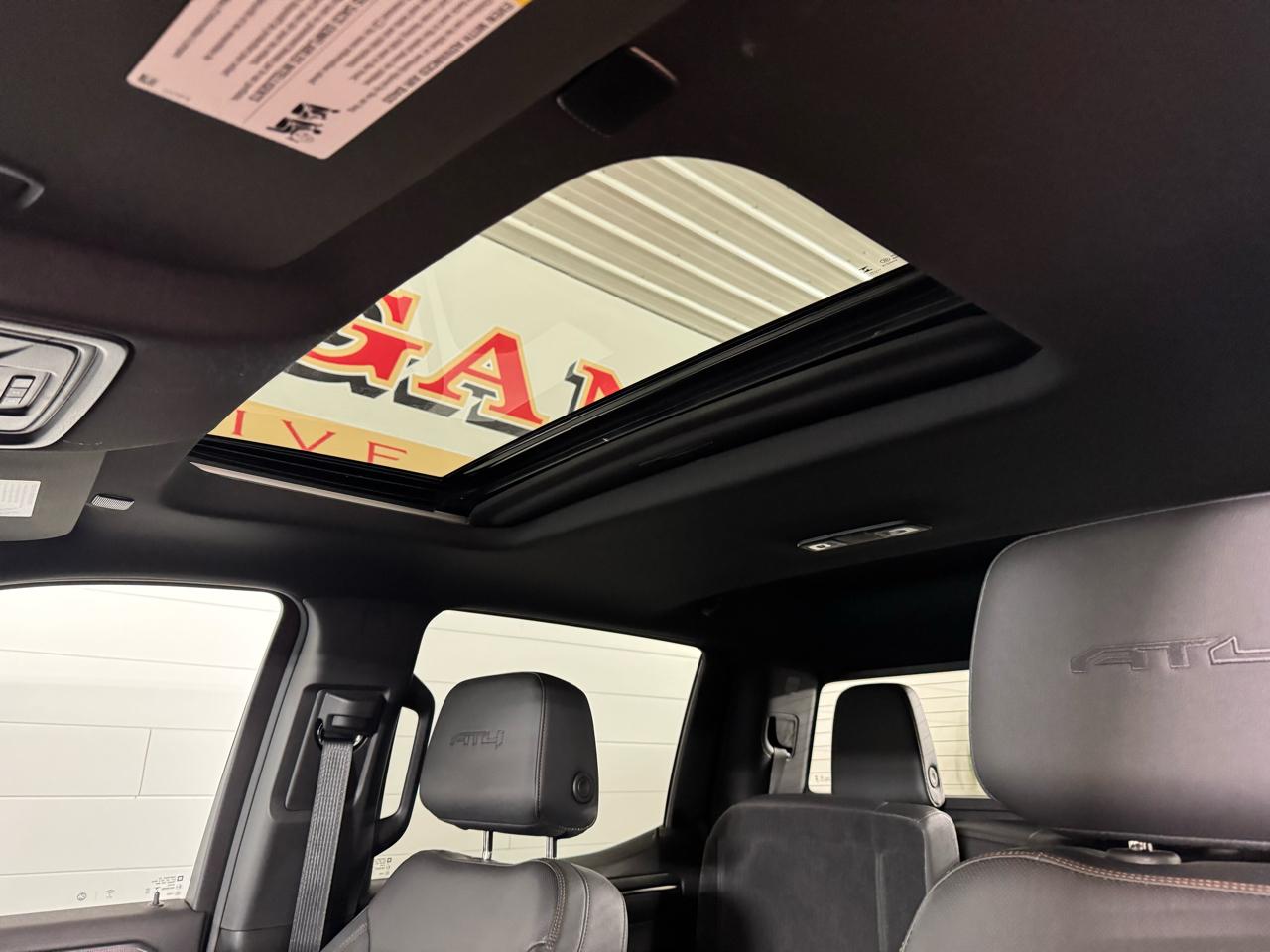 GMC Sierra 1500 AT4 Crew Cab 4WD 2024