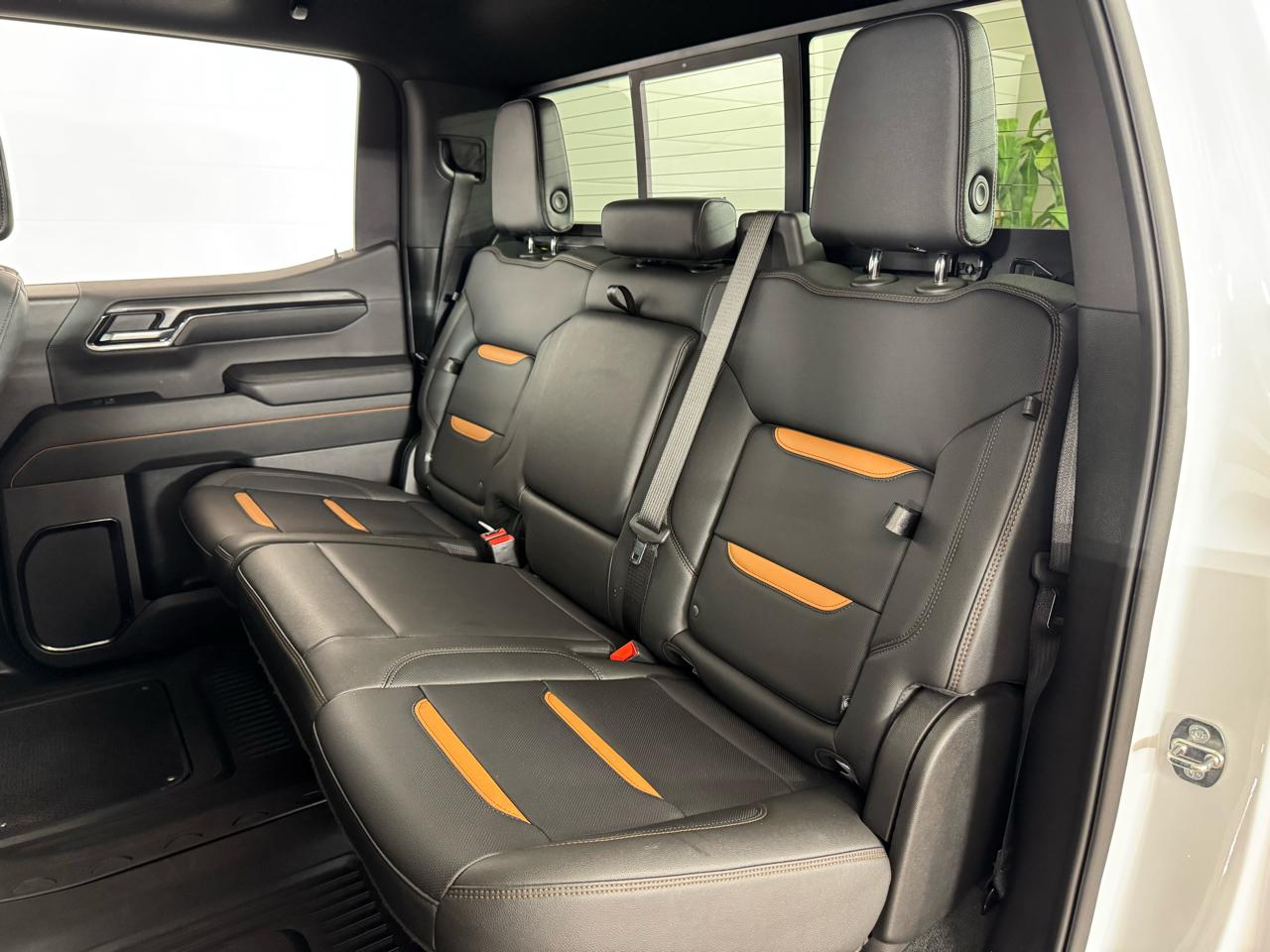 GMC Sierra 1500 AT4 Crew Cab 4WD 2024