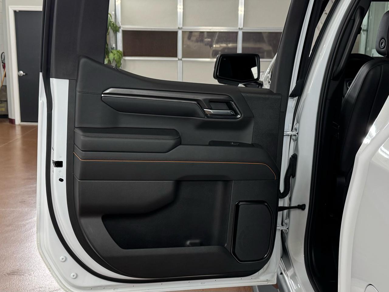 GMC Sierra 1500 AT4 Crew Cab 4WD 2024