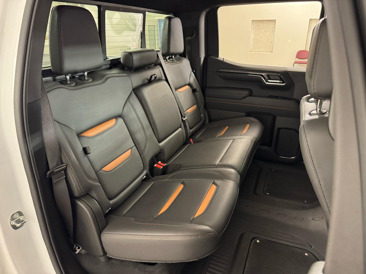 GMC Sierra 1500 AT4 Crew Cab 4WD 2024