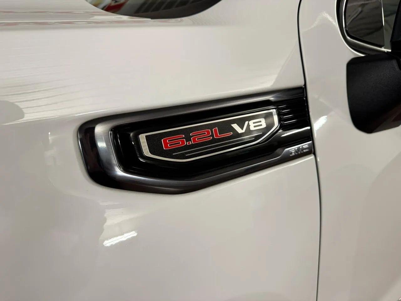 GMC Sierra 1500 AT4 Crew Cab 4WD 2024
