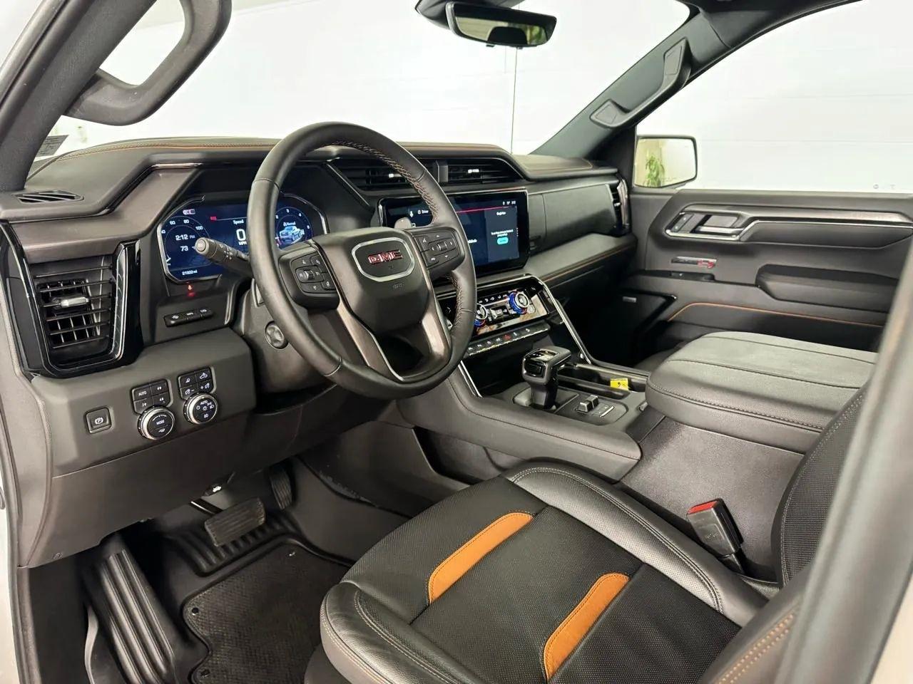 GMC Sierra 1500 AT4 Crew Cab 4WD 2024
