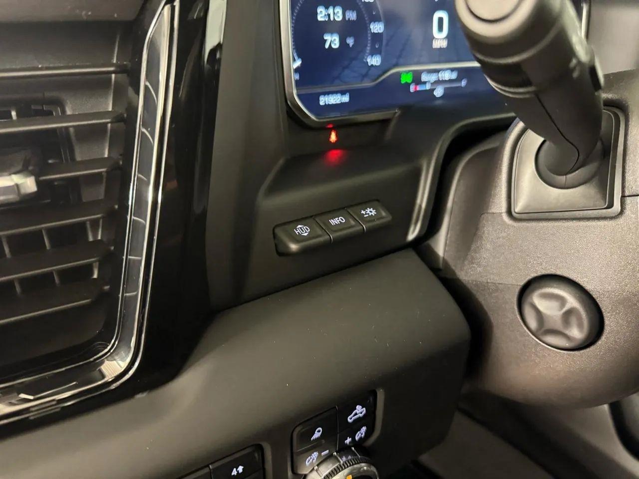 GMC Sierra 1500 AT4 Crew Cab 4WD 2024