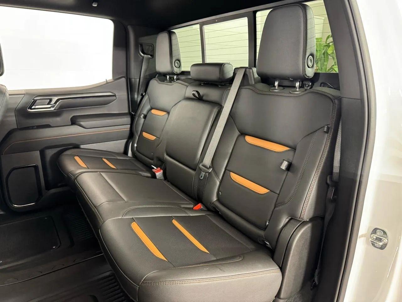 GMC Sierra 1500 AT4 Crew Cab 4WD 2024